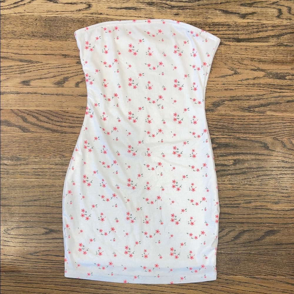 SHEIN Strapless Dress with Pink Floral Pattern